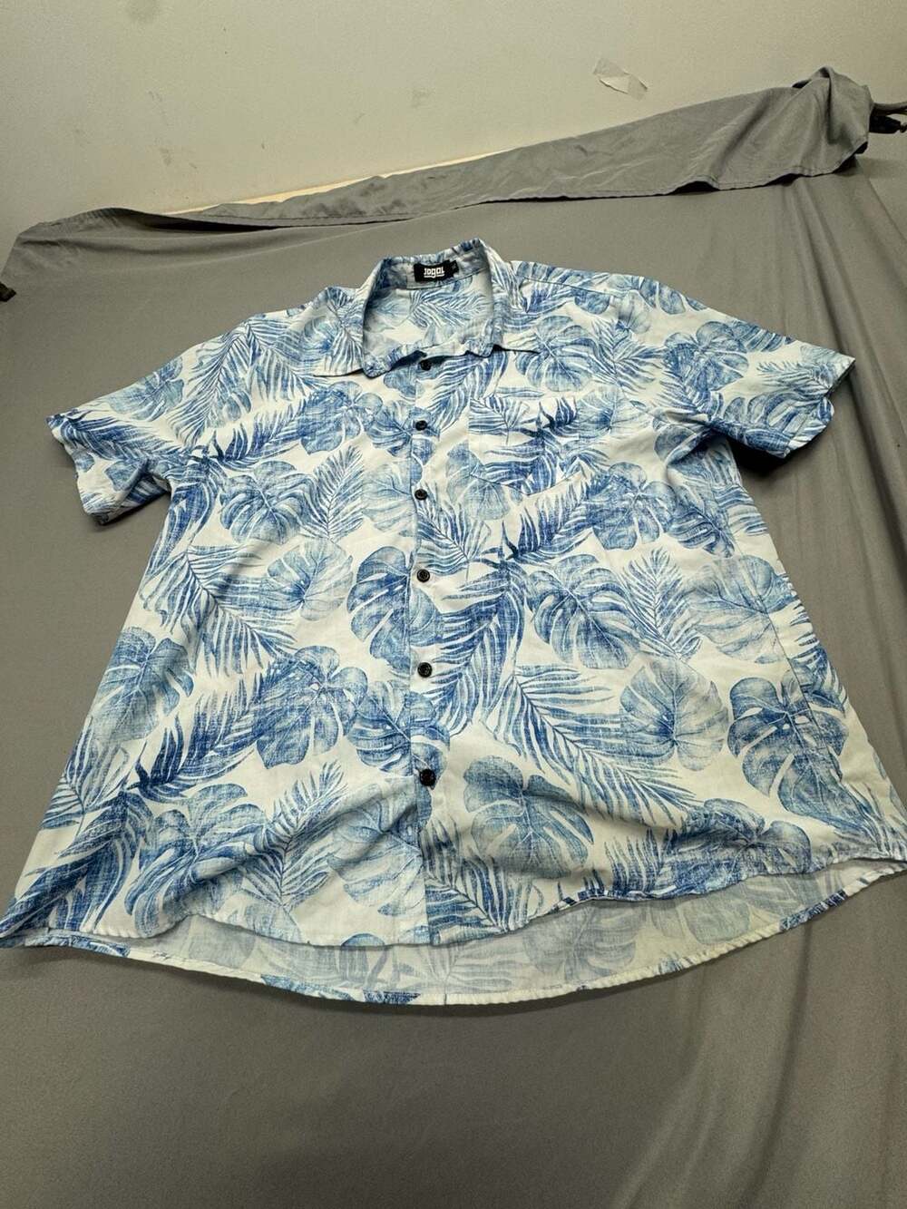Jogal Hawaiian Shirt Size XL Blue White Leaf Tropical Print Button-Up
